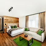 Black Forest Luxury Baerenhoehle Mit Sauna Schluchsee