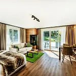 Black Forest Luxury Baerenhoehle Mit Sauna Lejlighed *
