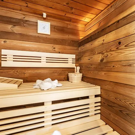 Black Forest Luxury Baerenhoehle Mit Sauna