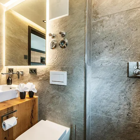 Black Forest Luxury Baerenhoehle Mit Sauna Appartement